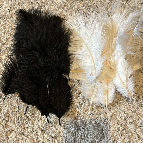 Great Gatsby/Roaring 20s Party Decor Lot - Picture 3 of 4